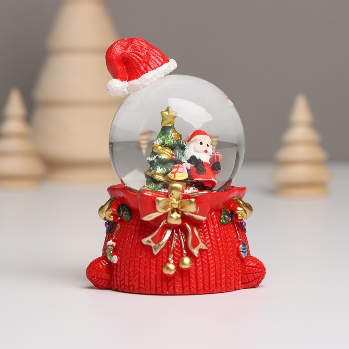 Сувенир полистоун водяной шар свет Сувенир полистоун водяной шар свет "Дед Мороз. Колпак и мешок с подарками" МИКС 4,5х5,5х8 см 10459