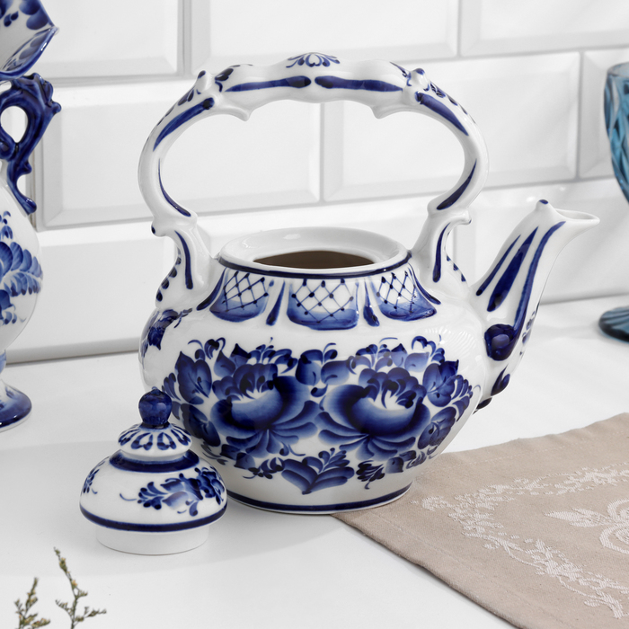 Чайник «Вдохновение», H = 21 см, гжель Чайник «Вдохновение», H = 21 см, гжель