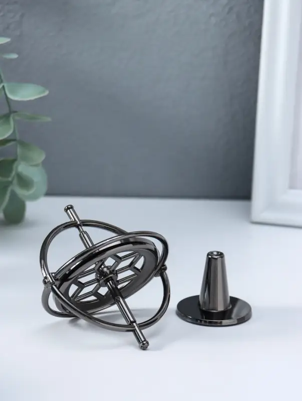 Гироскоп металлический самобалансирующийся на подставке, чёрный 7х7х13,2 см