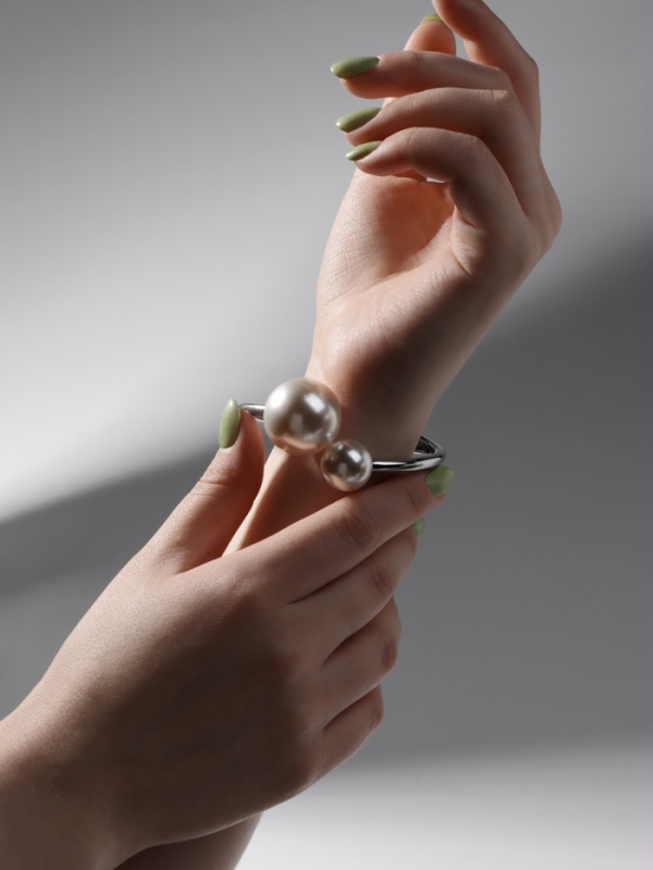 Браслет металл «Жемчужный» две бусины, цвет серебро Браслет металл «Жемчужный» две бусины, цвет серебро