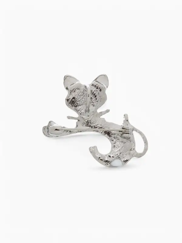 Брошь &laquo;Кошечка&raquo;, белая в серебре
