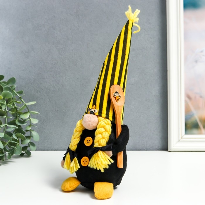 Кукла интерьерная Кукла интерьерная "Бабуля в полосатом колпаке с ложкой для мёда и пчёлами" 28х8 см