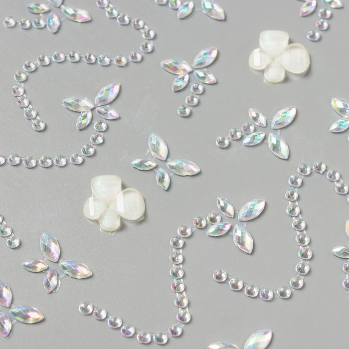 Наклейка пластик стразы на волосы "Белые бабочки" 21х15,5 см