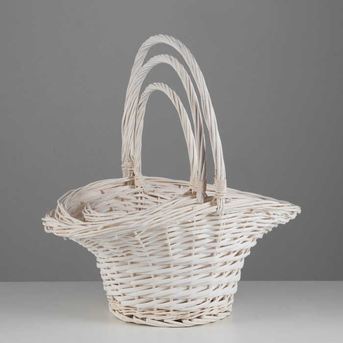 Набор корзин, 47х37х23/22/46 см, 40х31х20/19/41 см, 33х26х17/16/36 см, ива, белый Набор корзин, 47х37х23/22/46 см, 40х31х20/19/41 см, 33х26х17/16/36 см, ива, белый