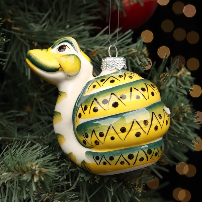 Новый год. Ёлочный фарфоровый шар символ года Новый год. Ёлочный фарфоровый шар символ года "Змей зеленый", графика, 10 см