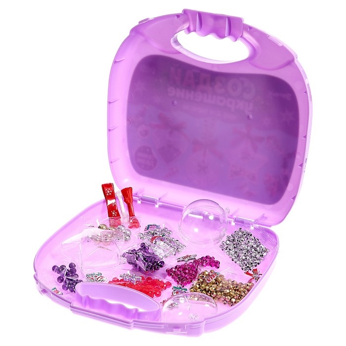 Набор для творчества в чемодане «Создай своё новогоднее украшение» Набор для творчества в чемодане «Создай своё новогоднее украшение»