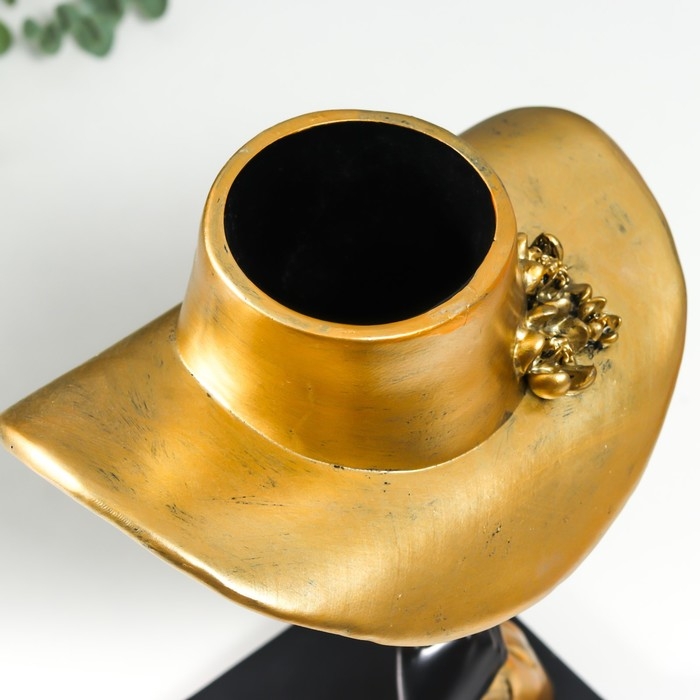 Сувенир полистоун подставка  Сувенир полистоун подставка "Дама в шляпе" 13,5х21х25,5 см