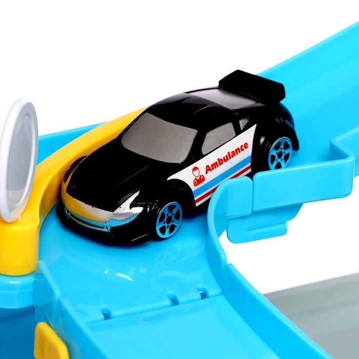 Парковка &laquo;Город&raquo; с 6 машинками и лифтом, свет и звук