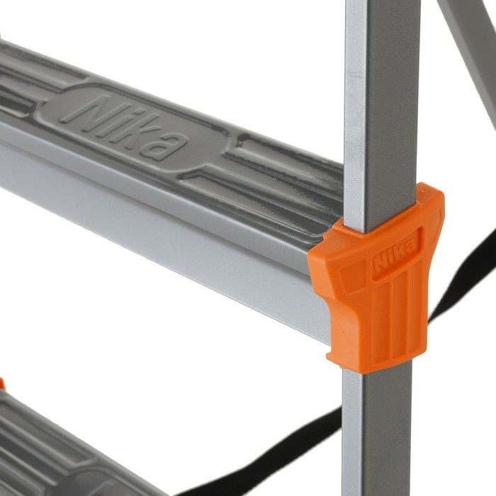 Стремянка Nika СМ5, широкие ступени, высота до рабочей площадки 1065 мм, 5 ступеней Стремянка Nika СМ5, широкие ступени, высота до рабочей площадки 1065 мм, 5 ступеней