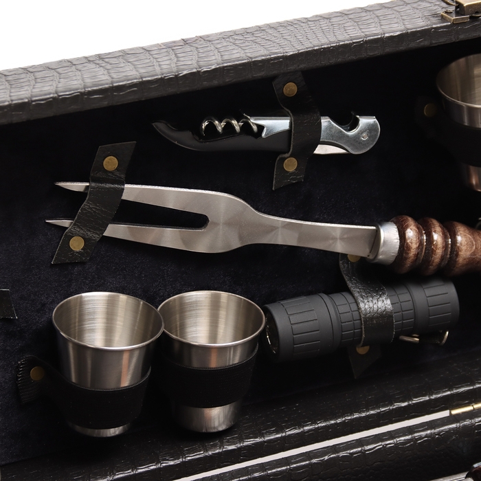 Набор с шампурами подарочный  Набор с шампурами подарочный "Тигр" №25, в кейсе из эко-кожи