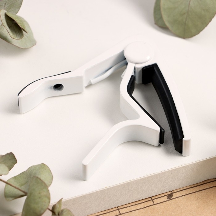 Каподастр гитарный Music life, белый Каподастр гитарный Music life, белый