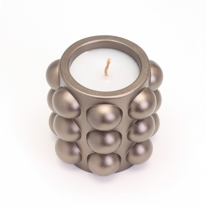 Свеча в подсвечнике из гипса с шарообразными гранями, 10х10см, серо-коричневый Свеча в подсвечнике из гипса с шарообразными гранями, 10х10см, серо-коричневый