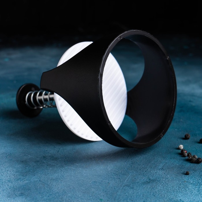 Пресс для бургеров Доляна, d=9,2 см, цвет чёрный Пресс для бургеров Доляна, d=9,2 см, цвет чёрный