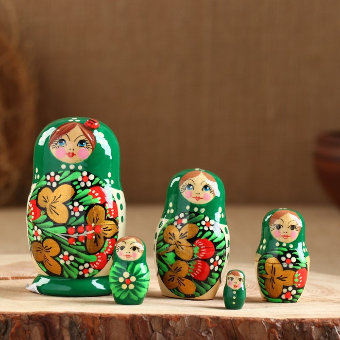 Матрёшка «Божья коровка», зелёное платье, 5 кукольная, 10-12 см Матрёшка «Божья коровка», зелёное платье, 5 кукольная, 10-12 см