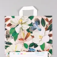 Пакет "Прятки в цветах", полиэтиленовый с петлевой ручкой, 38 х 34 + 3 см, 70 мкм