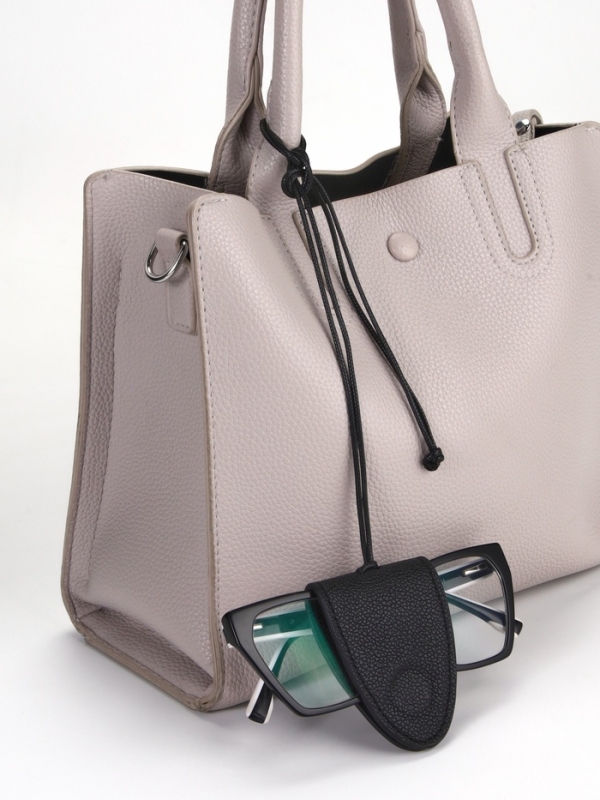 Держатель для очков на шею, шнурок  88 см, 4.5 х 7 см, чёрный Держатель для очков на шею, шнурок  88 см, 4.5 х 7 см, чёрный