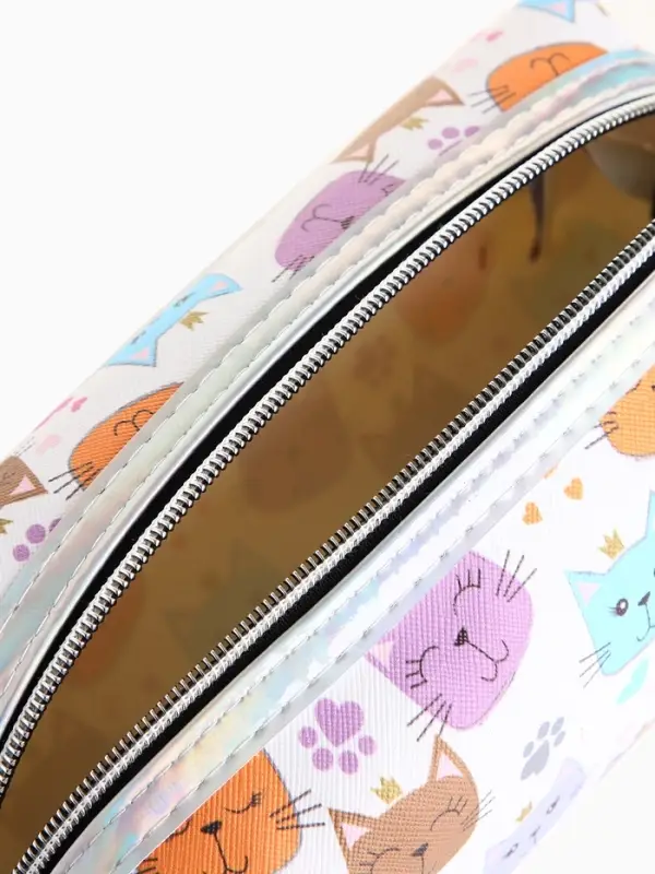 Косметичка женская на молнии объёмная, маленькая, с принтом, белая