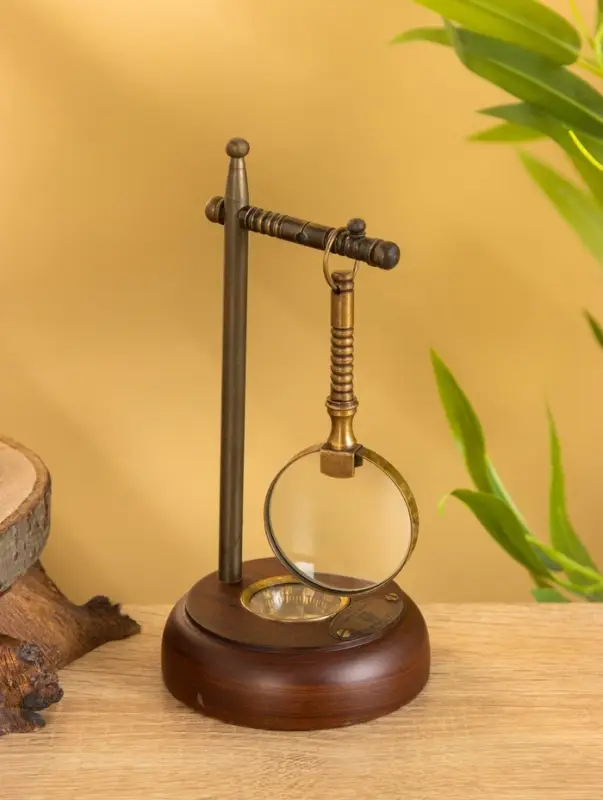 Лупа с подставкой 9х9х17 см Лупа с подставкой 9х9х17 см