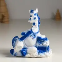 Копилка "Лошадь с сундуком монет" 13х11х7 см, бело-голубой Копилка "Лошадь с сундуком монет" 13х11х7 см, бело-голубой