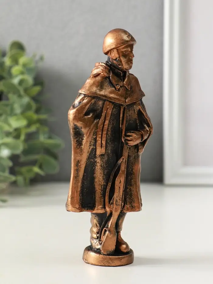 Фигура "Солдат" размер 15х6х3 см, гипс , винтажная бронза