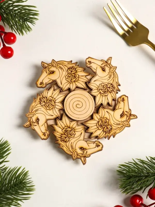 Подставка под горячее Лошадь в цветах, 11см, можжевельник Подставка под горячее Лошадь в цветах, 11см, можжевельник