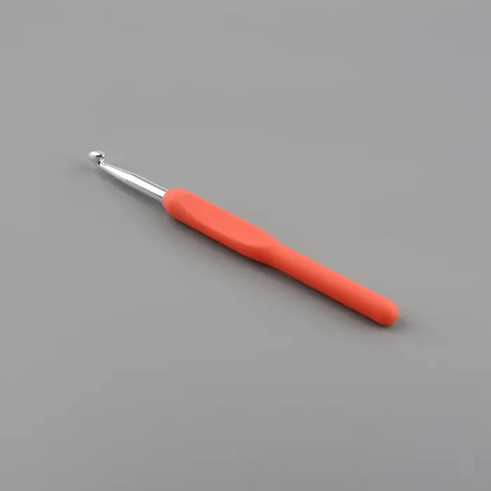 Крючок для вязания, с пластиковой ручкой, d = 6 мм, 14 см, цвет розовый