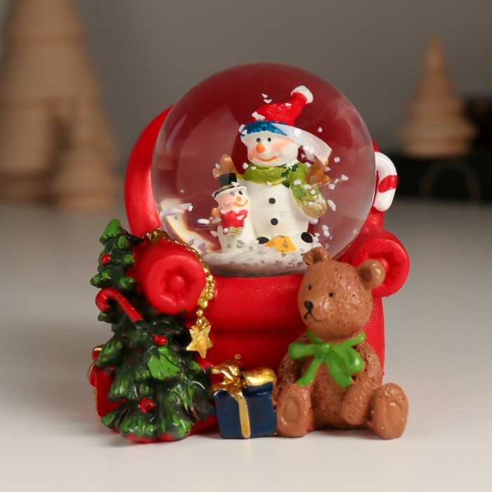 Сувенир полистоун водяной шар Сувенир полистоун водяной шар "Дед Мороз/Снеговик в кресле с медведем" МИКС 6,7х6,3х7,2 см 1047342