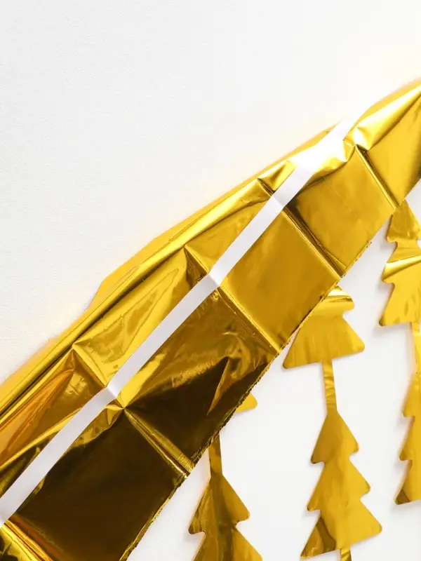 Праздничный занавес  Праздничный занавес "Ёлочка" золотой