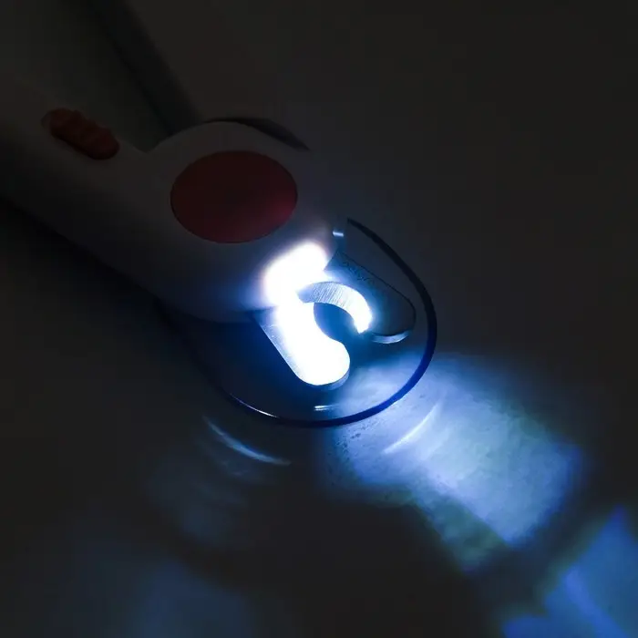 Когтерез для животных с LED фонарём и пилкой для ногтей, розовый Когтерез для животных с LED фонарём и пилкой для ногтей, розовый