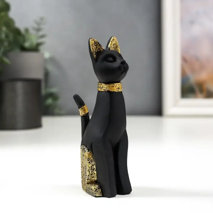 Фигурка полистоун &laquo;Чёрная кошка с золотыми ушками и лапками&raquo;, 12.5&times;5.5&times;3.7 см