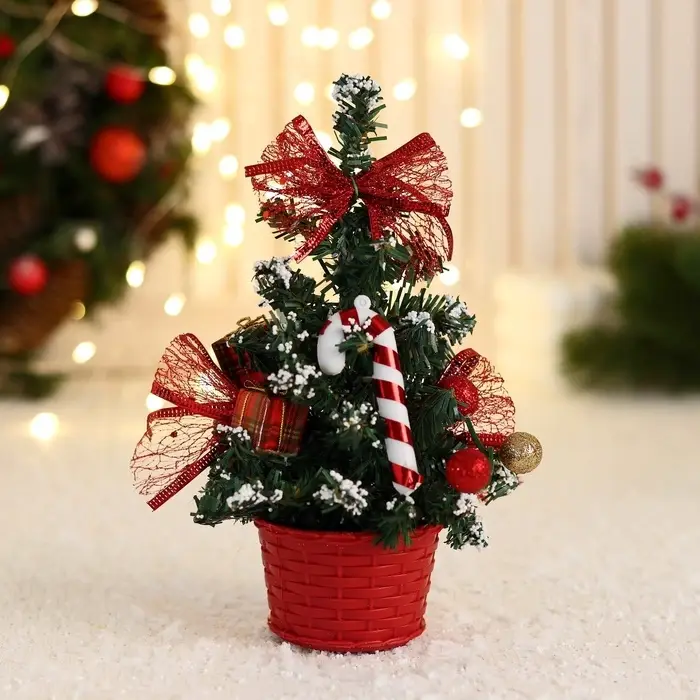 Искусственная ёлка настольная &laquo;Зимнее волшебство. Праздничная&raquo;, 10&times;17 см, ПВХ ветки отгибаются, красный