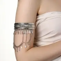 Браслет обод на предплечье &laquo;Перья&raquo;, d=6 см, цвет серебро