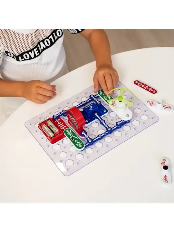 Конструктор электронный &laquo;Эврики&raquo;, 335 схем, 31 элемент, работает от батареек