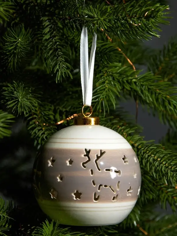 Ёлочный шар с подсветкой &laquo;Олень&raquo;, 10&times;8.8&times;8.8 см, 1 LED, керамика, от батареек LR44&times;3, керамика, свечение тёплое белое