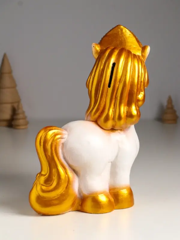 Копилка "Лошадь в кокошнике" 23х17,5х10 см, белый с золотом