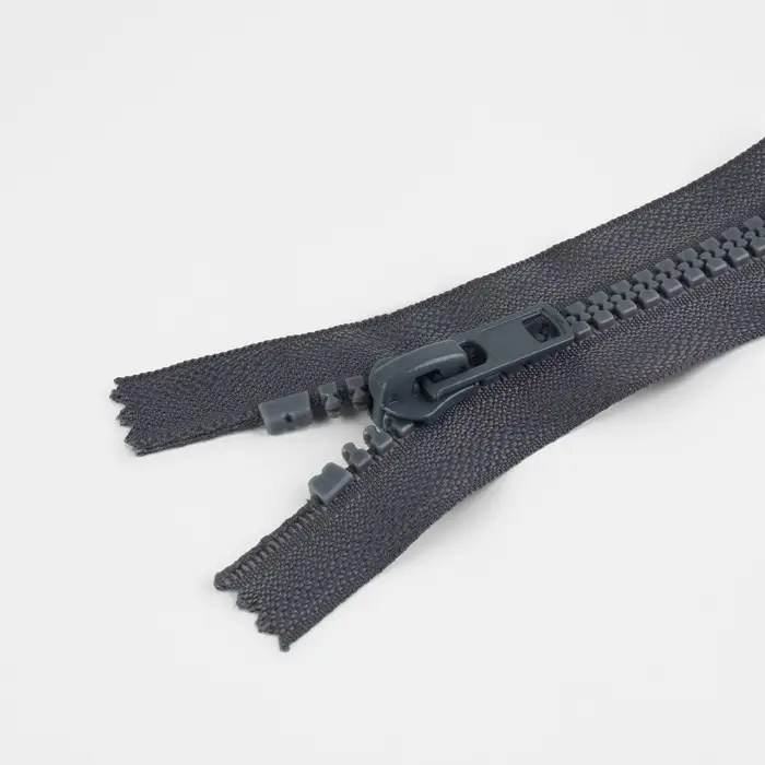 Молния «Трактор», №8, неразъёмная, замок автомат, 18 см, тёмно-серая Молния «Трактор», №8, неразъёмная, замок автомат, 18 см, тёмно-серая