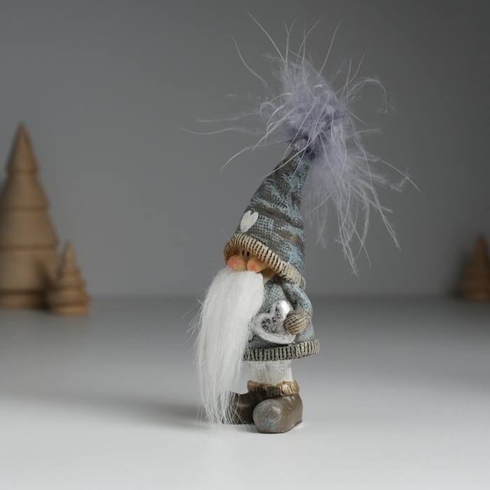 Сувенир полистоун Сувенир полистоун "Дед Мороз в колпаке с сердечком, со звёздочкой" МИКС 4,5х3х11 см