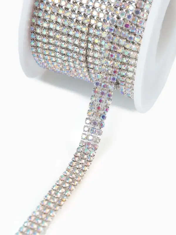 Цепь со стразами, с голографией, 3 ряда, металл, стекло, 6 мм, 4.5&plusmn;0.2 м, цвет серебряный