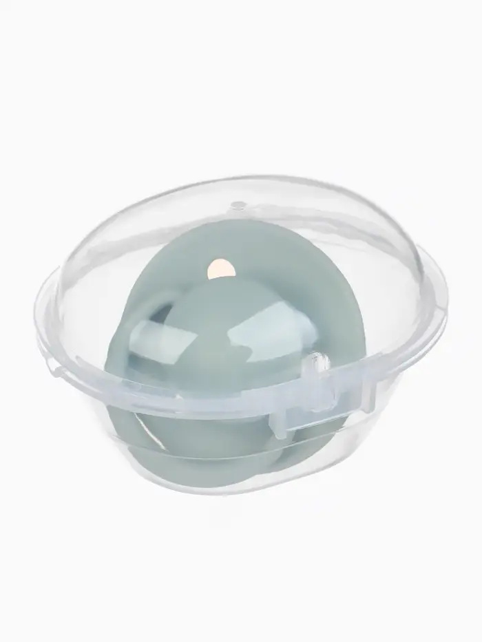 Соска - пустышка классическая, латекс, цв.серо-зелёный, в контейнере, от 6 мес., M&B Соска - пустышка классическая, латекс, цв.серо-зелёный, в контейнере, от 6 мес., M&B