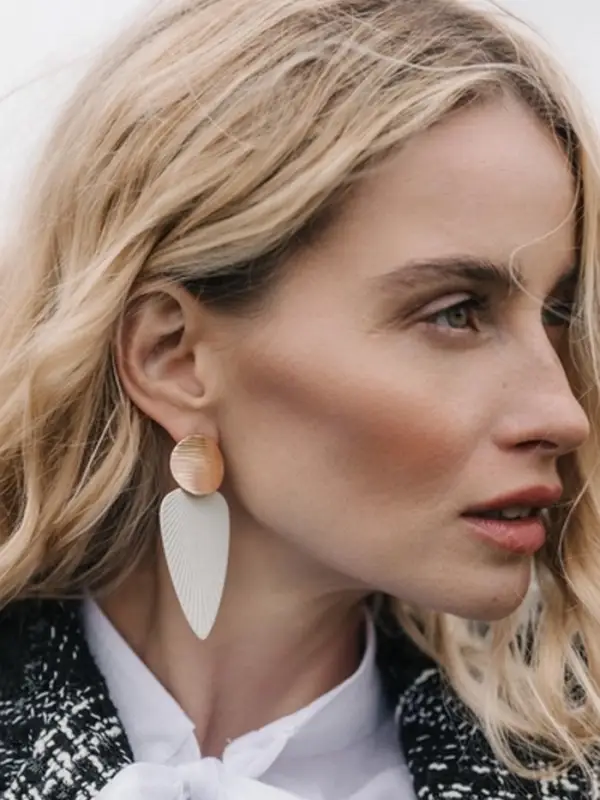 Серьги металл &laquo;Геометрия&raquo;, линии, белые в золоте