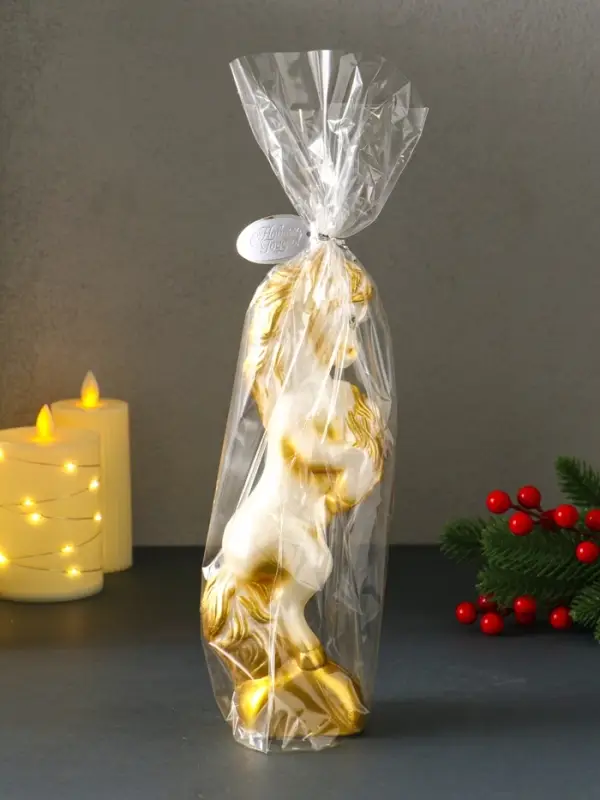 Свеча новогодняя "Конь на дыбах" белый 9х6,2х25,5 см