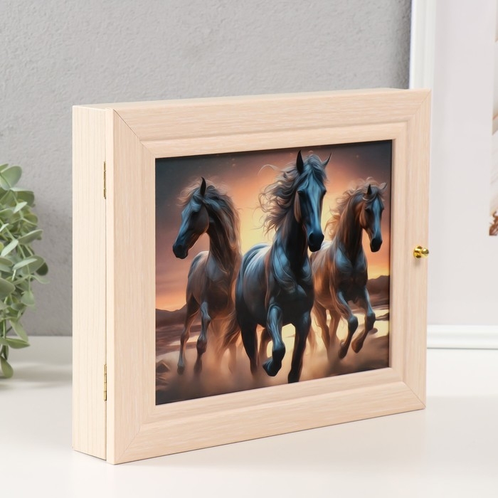 Ключница "Кони" 24х29 см молочный дуб