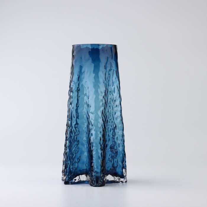 Ваза для цветов «Джуди» из синего стекла 25×12,5×12,5 см Ваза для цветов «Джуди» из синего стекла 25×12,5×12,5 см