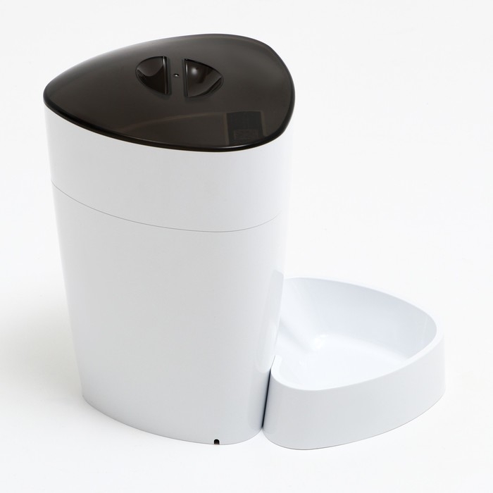 Умная автокормушка, контейнер 5,5 л, с Wi-Fi, функция записи голоса, белая Умная автокормушка, контейнер 5,5 л, с Wi-Fi, функция записи голоса, белая