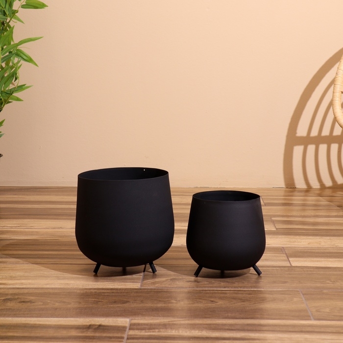 Кашпо на ножках  Кашпо на ножках "Монро" металл (набор 2 шт), диаметр 21 и 18 см