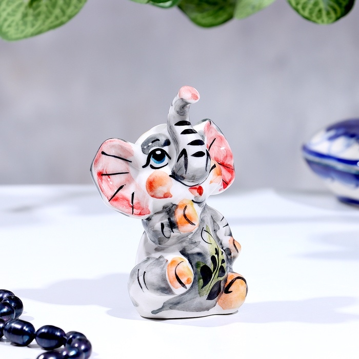Сувенир «Слон Ксюша», фарфор, гжель, цветной Сувенир «Слон Ксюша», фарфор, гжель, цветной