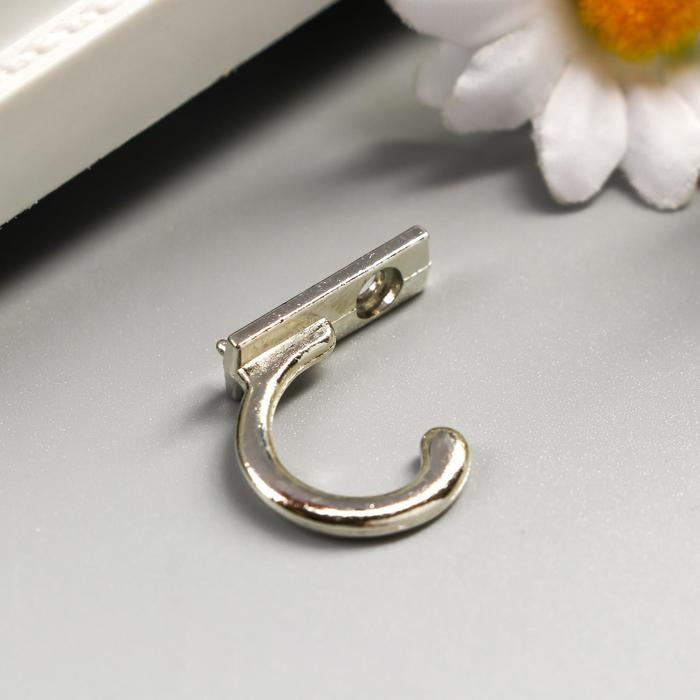 Крючок металл (набор 5 шт) серебро 2,7х0,6 см Крючок металл (набор 5 шт) серебро 2,7х0,6 см