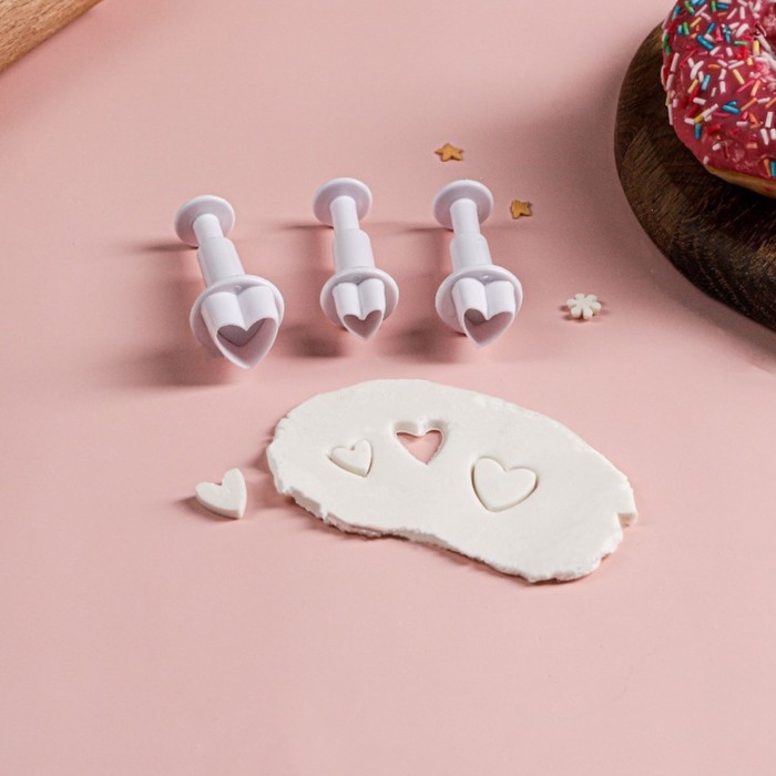 Набор плунжеров кондитерских Доляна «Сердечко», 3 шт: 1,6×1,1 см, 1,4×1 см, 1×1 см, цвет белый Набор плунжеров кондитерских Доляна «Сердечко», 3 шт: 1,6×1,1 см, 1,4×1 см, 1×1 см, цвет белый
