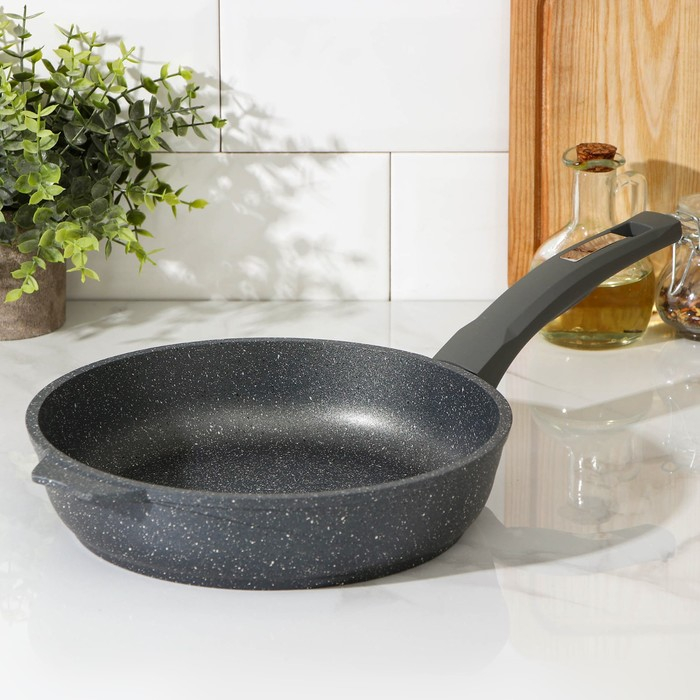 Сковорода «Гранит», d=24 см, пластиковая ручка, антипригарное покрытие, цвет серый Сковорода «Гранит», d=24 см, пластиковая ручка, антипригарное покрытие, цвет серый