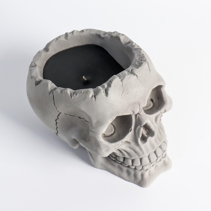 Свеча фигурная ароматическая в бетоне  Свеча фигурная ароматическая в бетоне "Череп", 14х11 см, черный, печенье и кожа